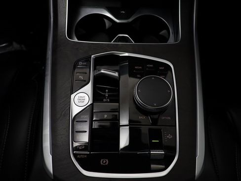 Certified 2024 BMW X7 xDrive40i w/ M Sport Package image 11