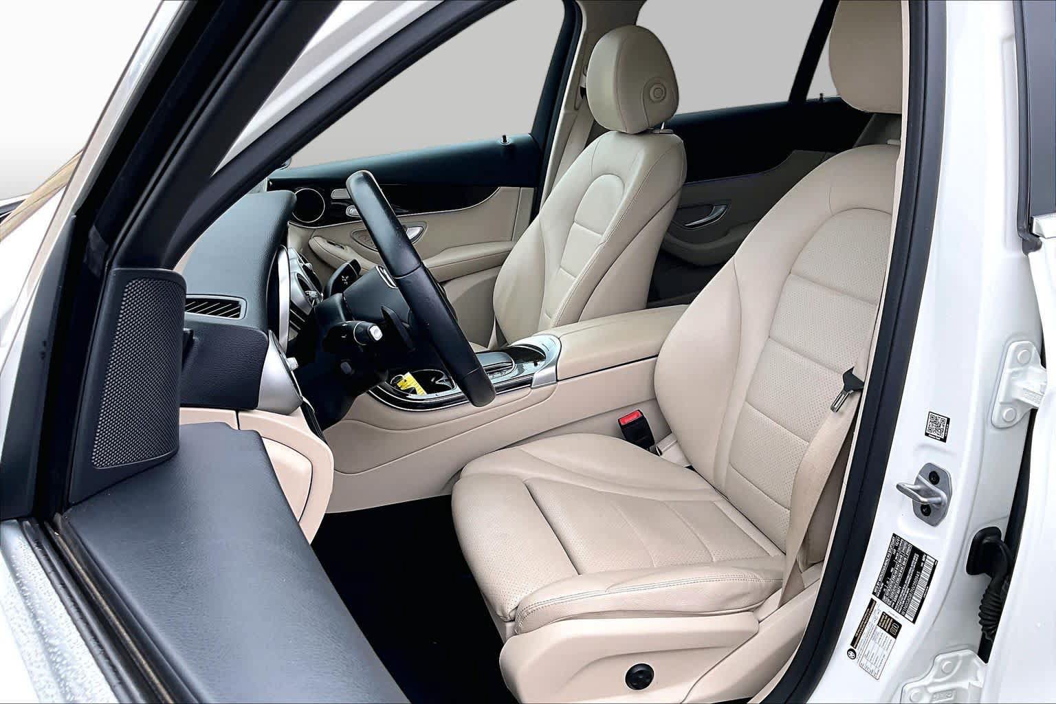 Used 2022 Mercedes-Benz GLC 300 image 10