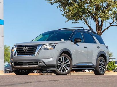 Used 2023 Nissan Pathfinder Platinum w/ Lighting Package (N93)