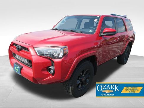 Used 2018 Toyota 4Runner SR5 AWD/4WD image 1