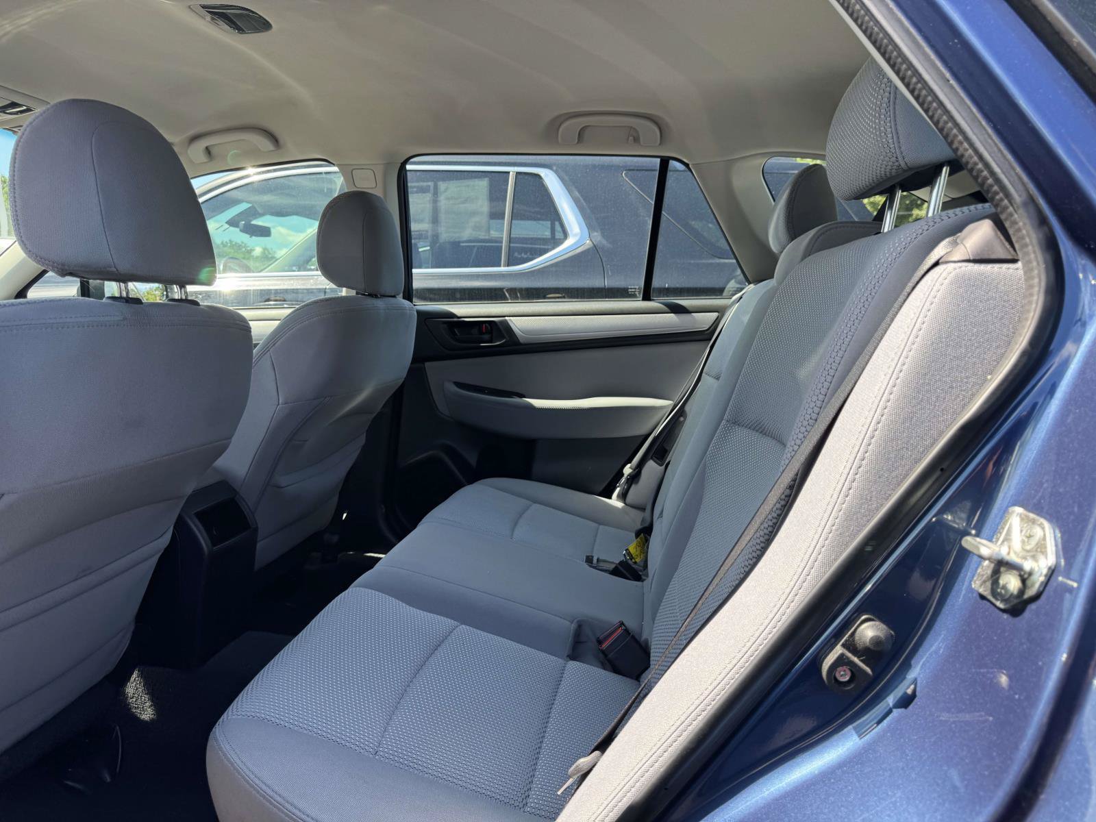 Used 2019 Subaru Outback 2.5i AWD/4WD image 8