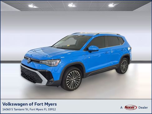 Used 2025 Volkswagen Taos SE FWD image 1