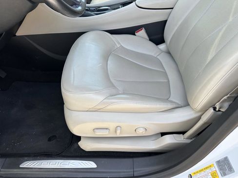 Used 2020 Buick Envision Essence w/ Experience Buick Package image 22