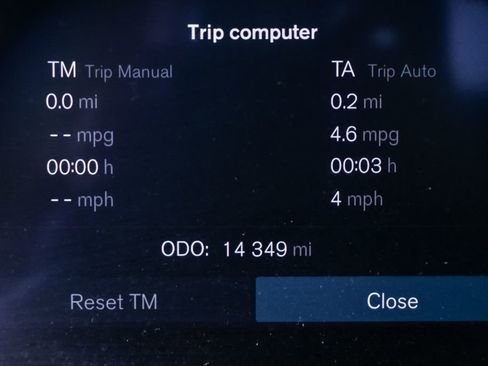 Certified 2025 Volvo XC40 B5 Plus image 13