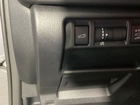 Certified 2025 Subaru Forester Limited image 18