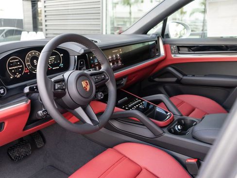 New 2026 Porsche Cayenne Coupe AWD/4WD image 5