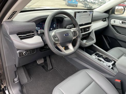 New 2026 Ford Explorer Active w/ Active Comfort Package RWD image 13