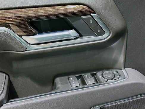 New 2026 GMC Sierra 1500 SLE w/ Preferred Package image 18
