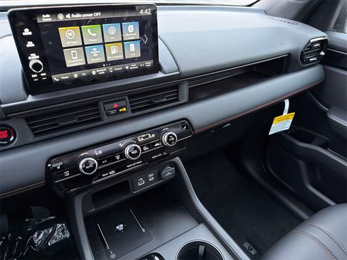 New 2025 Honda Pilot TrailSport image 28