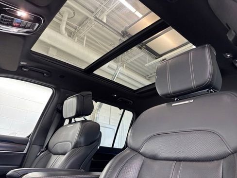 Used 2022 Jeep Grand Wagoneer Series I AWD/4WD image 22