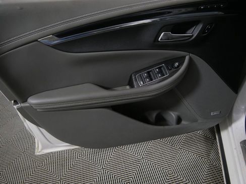 Used 2017 Chevrolet Impala Premier w/ Enhanced Convenience Package image 10