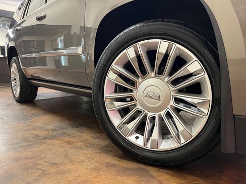 Used 2017 Cadillac Escalade Platinum image 58