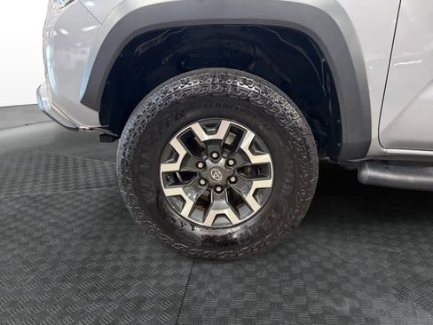 Used 2020 Toyota Tacoma TRD Off-Road AWD/4WD image 15