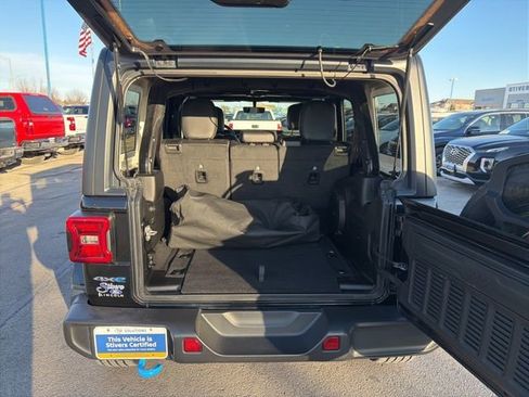 Used 2023 Jeep Wrangler Unlimited Sahara w/ Cold Weather Group image 6