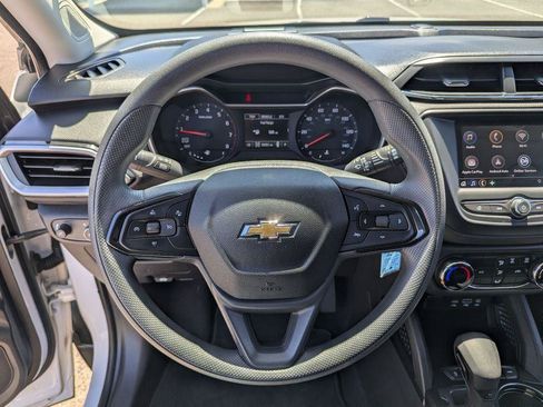 Used 2022 Chevrolet TrailBlazer LS w/ LPO, Blackout Package AWD/4WD image 13