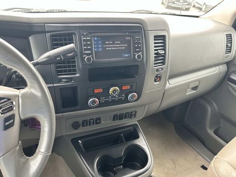 Used 2018 Nissan NV 3500 SL RWD image 24