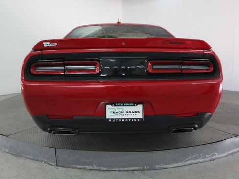 Used 2016 Dodge Challenger R/T w/ Driver Convenience Group RWD image 8