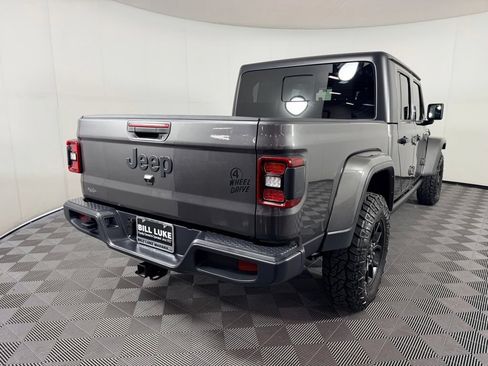 Used 2025 Jeep Gladiator Sport AWD/4WD image 8