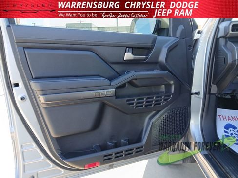 Used 2025 Toyota Tacoma SR5 image 11