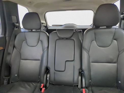 Used 2022 Volvo XC90 T6 Momentum w/ Advanced Package image 27