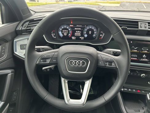 Certified 2025 Audi Q3 2.0T Premium w/ Convenience Package image 10