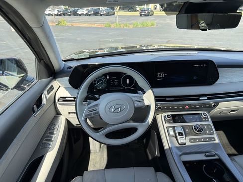 Used 2023 Hyundai Palisade Calligraphy w/ Winter Package AWD/4WD image 17