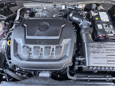 Used 2023 Volkswagen Tiguan SE R-Line image 23