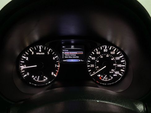 Used 2018 Nissan Altima 2.5 SR w/ SR Midnight Edition image 18