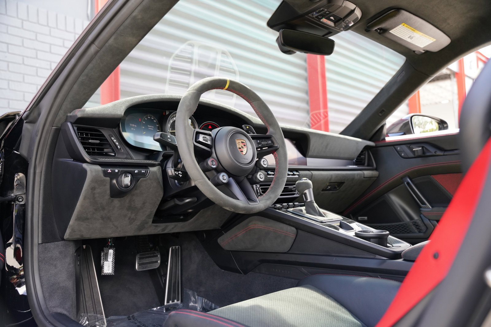 Used 2025 Porsche 911 GT3 RS w/ Weissach Package RWD image 28