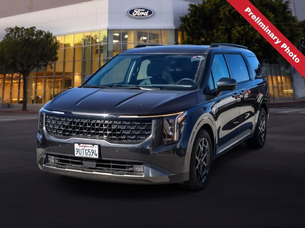 Used 2025 Kia Carnival SX w/ SX Dark Edition Package FWD image 1