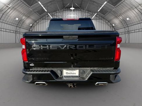 Used 2021 Chevrolet Silverado 1500 Custom Trail Boss w/ LPO, Dark Essentials Package image 7