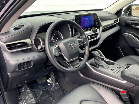 Used 2026 Toyota Highlander XLE AWD/4WD image 18
