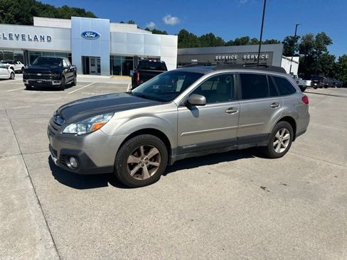Used 2014 Subaru Outback 2.5i Limited AWD/4WD image 2