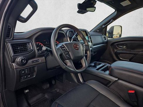 Used 2024 Nissan Titan PRO-4X AWD/4WD image 9