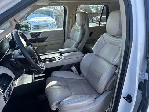 Used 2020 Lincoln Navigator Reserve w/ Luxury Package image 34