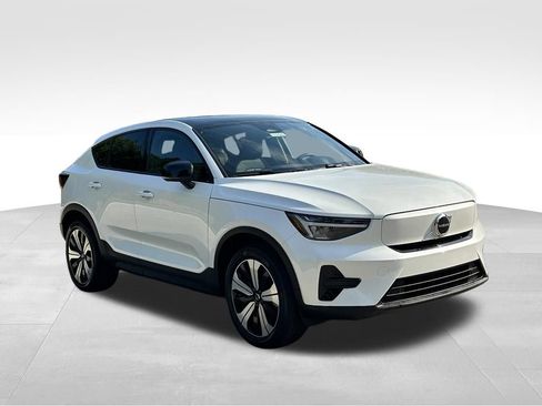 Used 2023 Volvo C40 Recharge Core AWD/4WD image 5