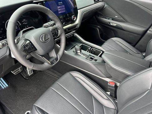 New 2026 Lexus TX 500h AWD image 4