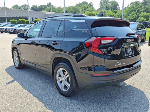 Used 2024 GMC Terrain SLE w/ Driver Convenience Package FWD image 22