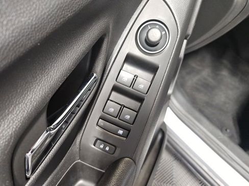 Used 2022 Chevrolet Trax LT w/ Sport Edition image 17