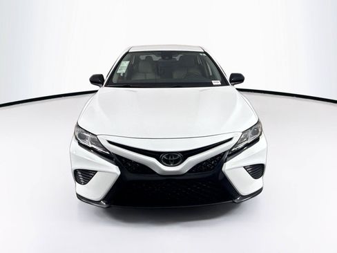Used 2020 Toyota Camry SE FWD image 6