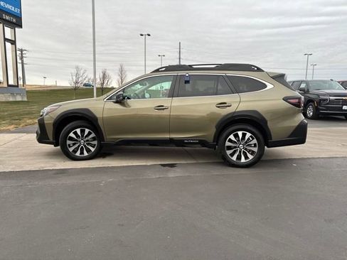 Used 2023 Subaru Outback Limited image 6