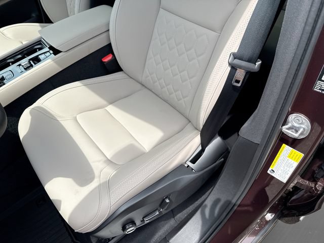 New 2026 Volvo XC90 T8 Plus w/ Protection Package Premier AWD/4WD image 14