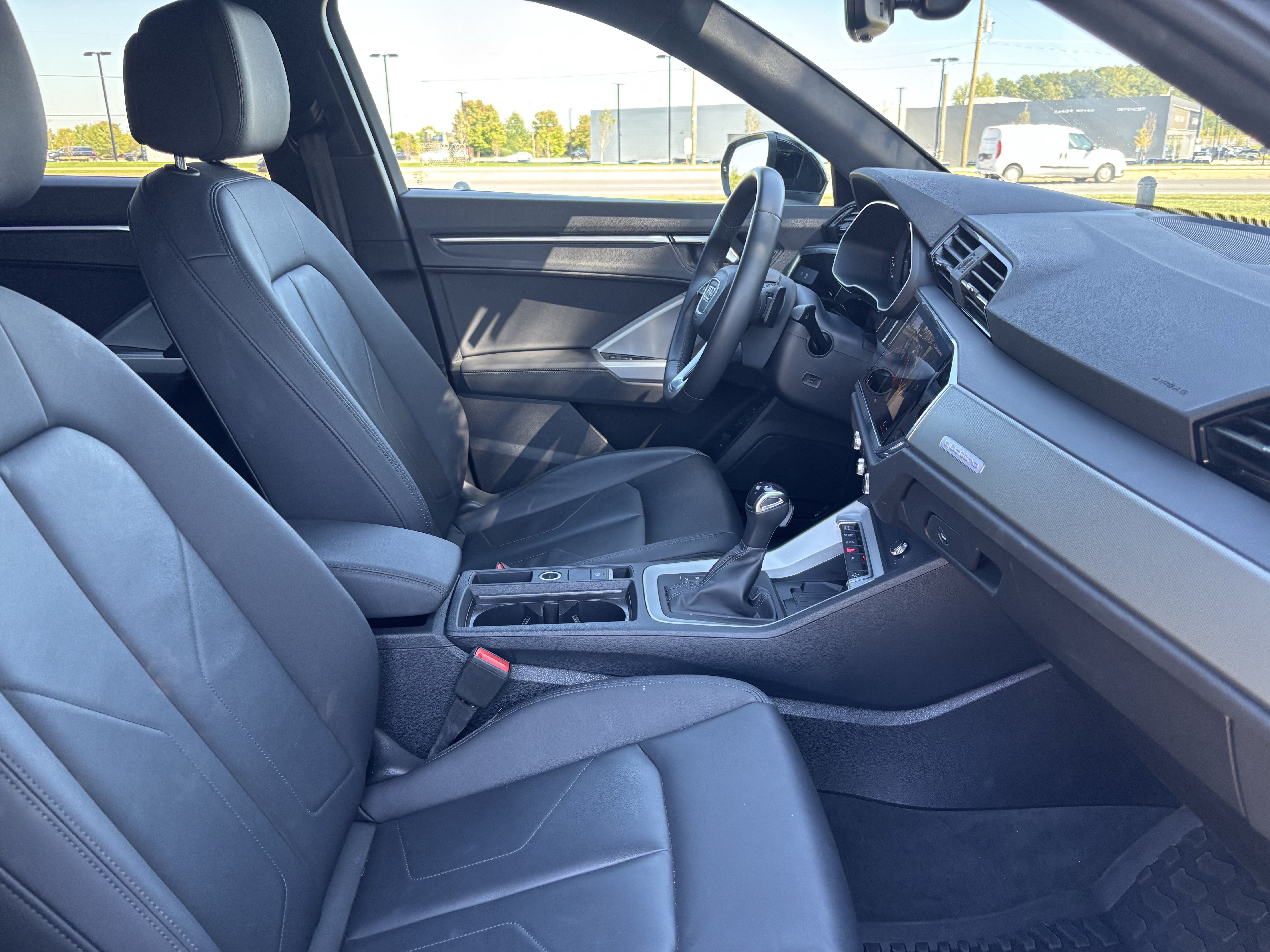 Used 2025 Audi Q3 2.0T Premium Plus w/ Premium Plus Package AWD/4WD image 36
