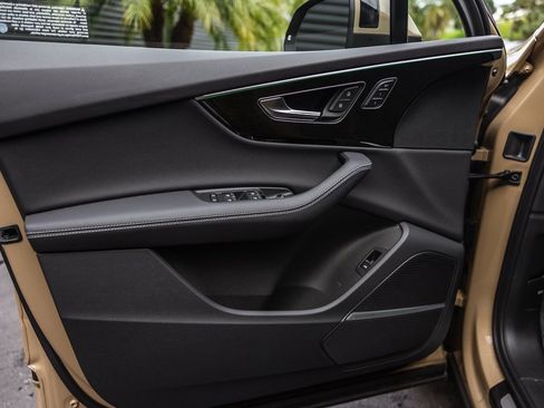 Used 2025 Audi Q7 3.0T Prestige image 14