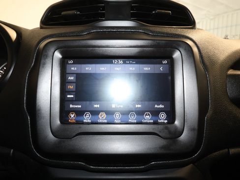 Used 2019 Jeep Renegade Altitude w/ Quick Order Package 2XM AWD/4WD image 12