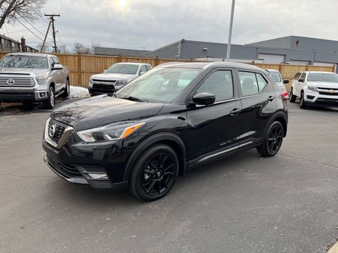 Used 2020 Nissan Kicks SR image 5