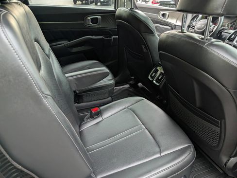 Used 2022 Kia Sorento SX AWD/4WD image 25