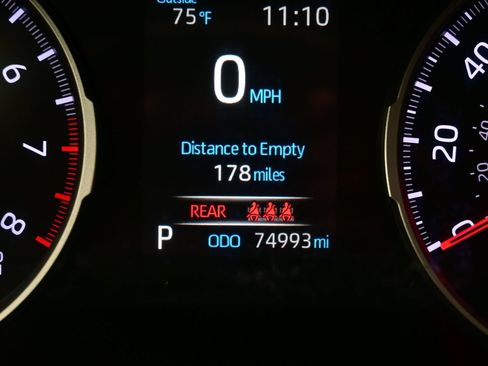 Used 2021 Toyota RAV4 LE AWD/4WD image 23