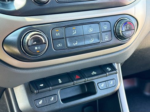 Used 2016 Chevrolet Colorado Z71 AWD/4WD image 10