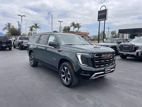 New 2026 GMC Yukon XL AT4 AWD/4WD image 3